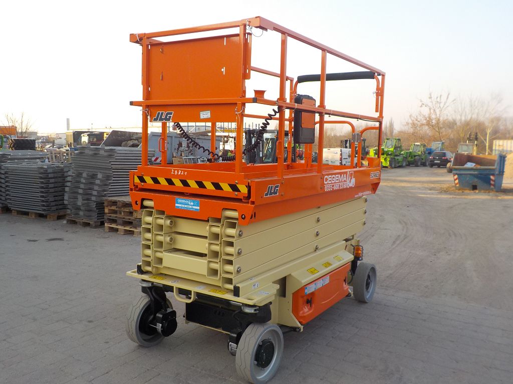 Scherenarbeitsbühne