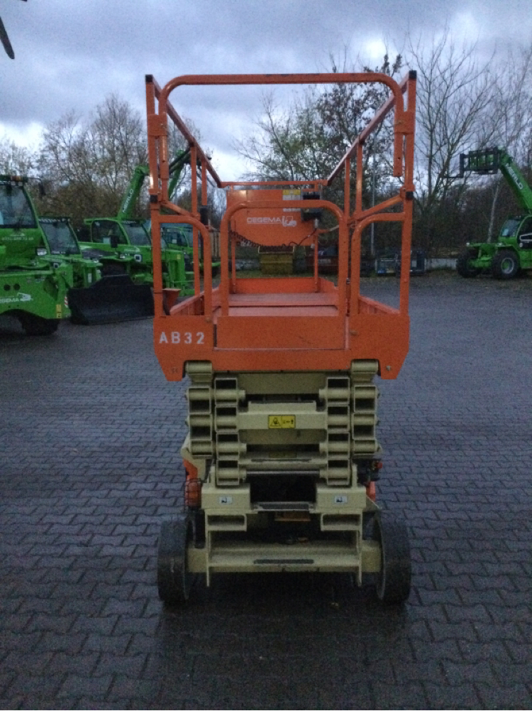 Scherenarbeitsbühne