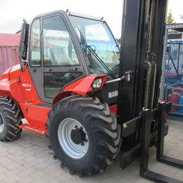 Neu: Manitou 50.4 Allrad Geländestapler